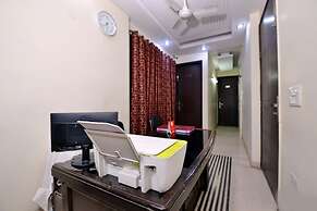 OYO 466 Hotel Lotus B&B