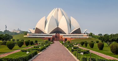 OYO 466 Hotel Lotus B&B