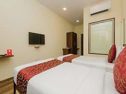 OYO 9849 Hotel Divine Residency