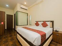 OYO 9849 Hotel Divine Residency
