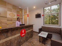 OYO 9849 Hotel Divine Residency