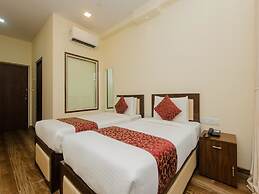 OYO 9849 Hotel Divine Residency