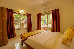 OYO 9792 Home 2BHK Poolside Siolim