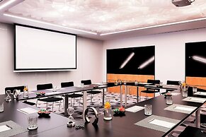 Renaissance Warsaw Airport Hotel, an Marriott International