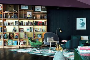 Renaissance Warsaw Airport Hotel, an Marriott International