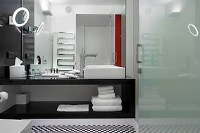 Renaissance Warsaw Airport Hotel, an Marriott International