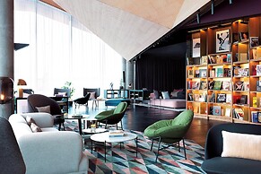 Renaissance Warsaw Airport Hotel, an Marriott International