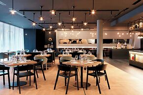 Renaissance Warsaw Airport Hotel, an Marriott International