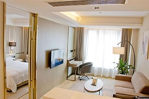 Howard Johnson Life Geckor Zhu