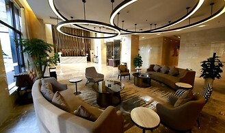 Howard Johnson Life Geckor Zhu