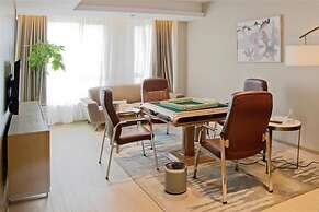 Howard Johnson Life Geckor Zhu