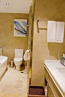 Howard Johnson Life Geckor Zhu