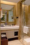 Howard Johnson Life Geckor Zhu