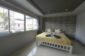 Livit70's hotel & hostel