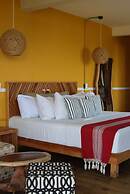 Selina Puerto Escondido