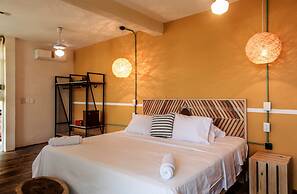 Selina Puerto Escondido