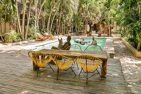 Selina Puerto Escondido