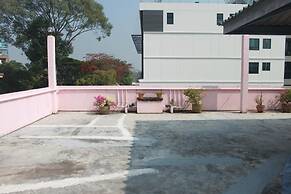 Soi 5 Apartment