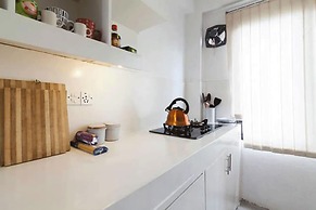 Four Red Doors Apartments