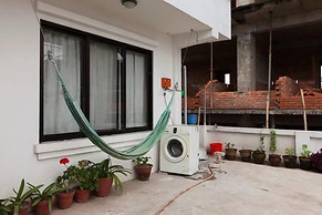 Four Red Doors Apartments