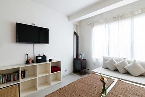 Four Red Doors Apartments