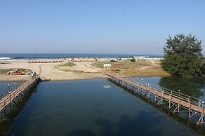 Sunset & Waves Resort