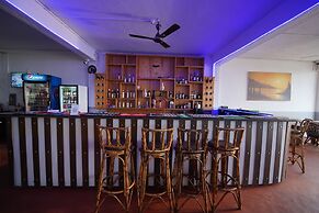 Sunset & Waves Resort