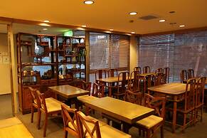 Kochi Business Hotel Bekkan