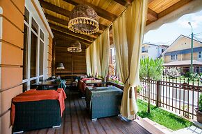 Zhemchug Village Hotel