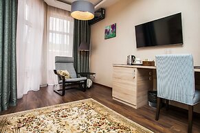 Zhemchug Village Hotel