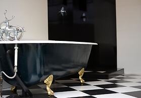 Number Eighteen Exclusive Guest Lodge