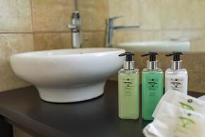 Number Eighteen Exclusive Guest Lodge