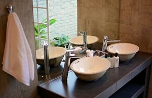 Number Eighteen Exclusive Guest Lodge