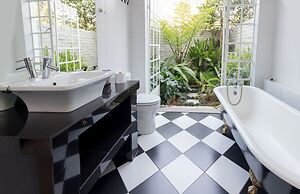 Number Eighteen Exclusive Guest Lodge