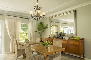 Number Eighteen Exclusive Guest Lodge