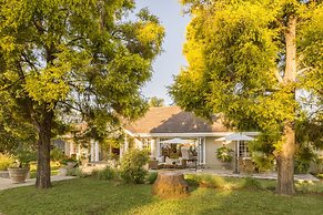 Number Eighteen Exclusive Guest Lodge