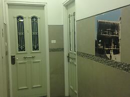 Apt Terrace & Garden - Bauhaus