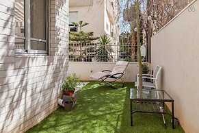 Apt Terrace & Garden - Bauhaus