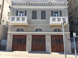 Apt Terrace & Garden - Bauhaus