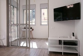 Apt Terrace & Garden - Bauhaus