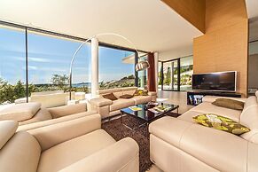 Golden Rays Luxury Villas
