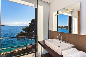 Golden Rays Luxury Villas
