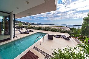 Golden Rays Luxury Villas