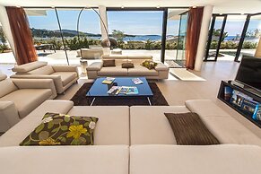 Golden Rays Luxury Villas