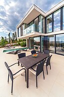 Golden Rays Luxury Villas