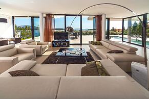 Golden Rays Luxury Villas