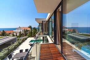 Golden Rays Luxury Villas