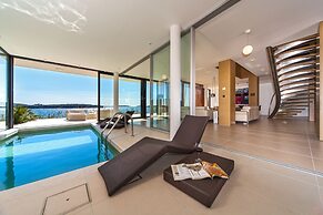 Golden Rays Luxury Villas