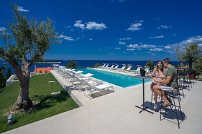 Golden Rays Luxury Villas
