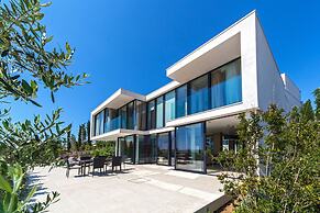 Golden Rays Luxury Villas
